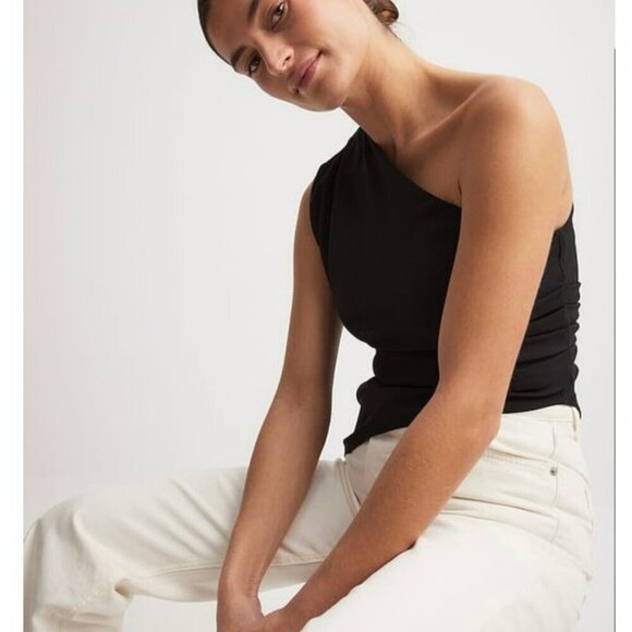 NWT NA-KD One Shoulder Asymmetric Top Black EU 34 XS Draped Hem Elegant Blouse - Picture 7 of 9